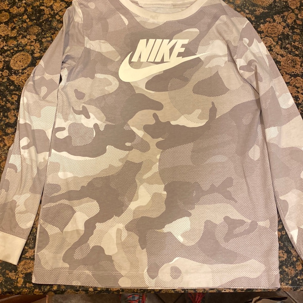 Nike long sleeve tee